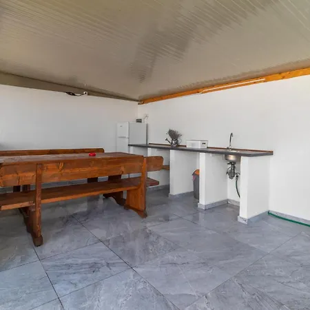 Awesome In With House A Panoramic View *