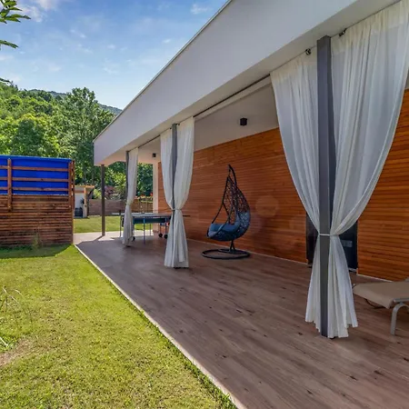 Awesome In With House A Panoramic View *
