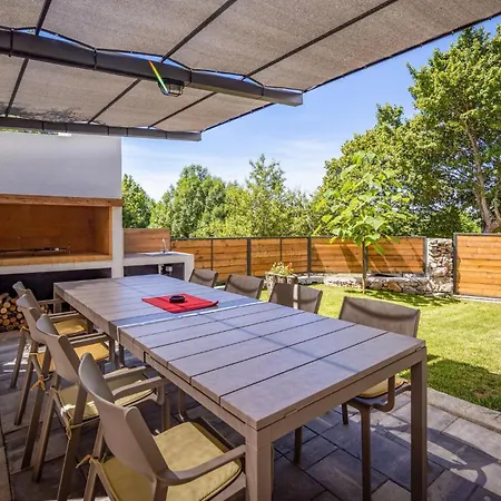 Awesome In With House A Panoramic View *