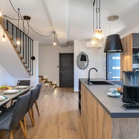 Awesome In With House A Panoramic View
