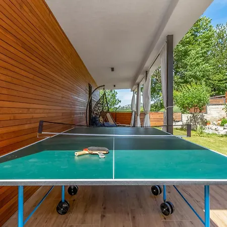 Awesome In With House A Panoramic View *