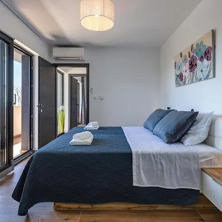 Awesome In With House A Panoramic View 度假居 Bater